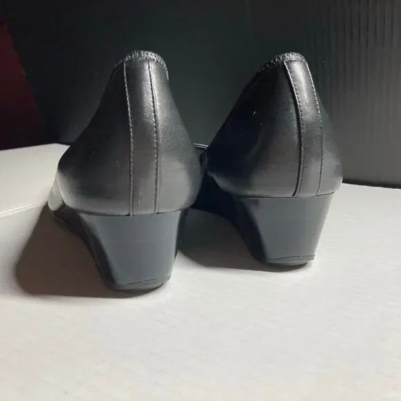 COLE HAAN Black Talia Leather Wedge 10 AA.  Great Used Condition - Picture 5 of 10